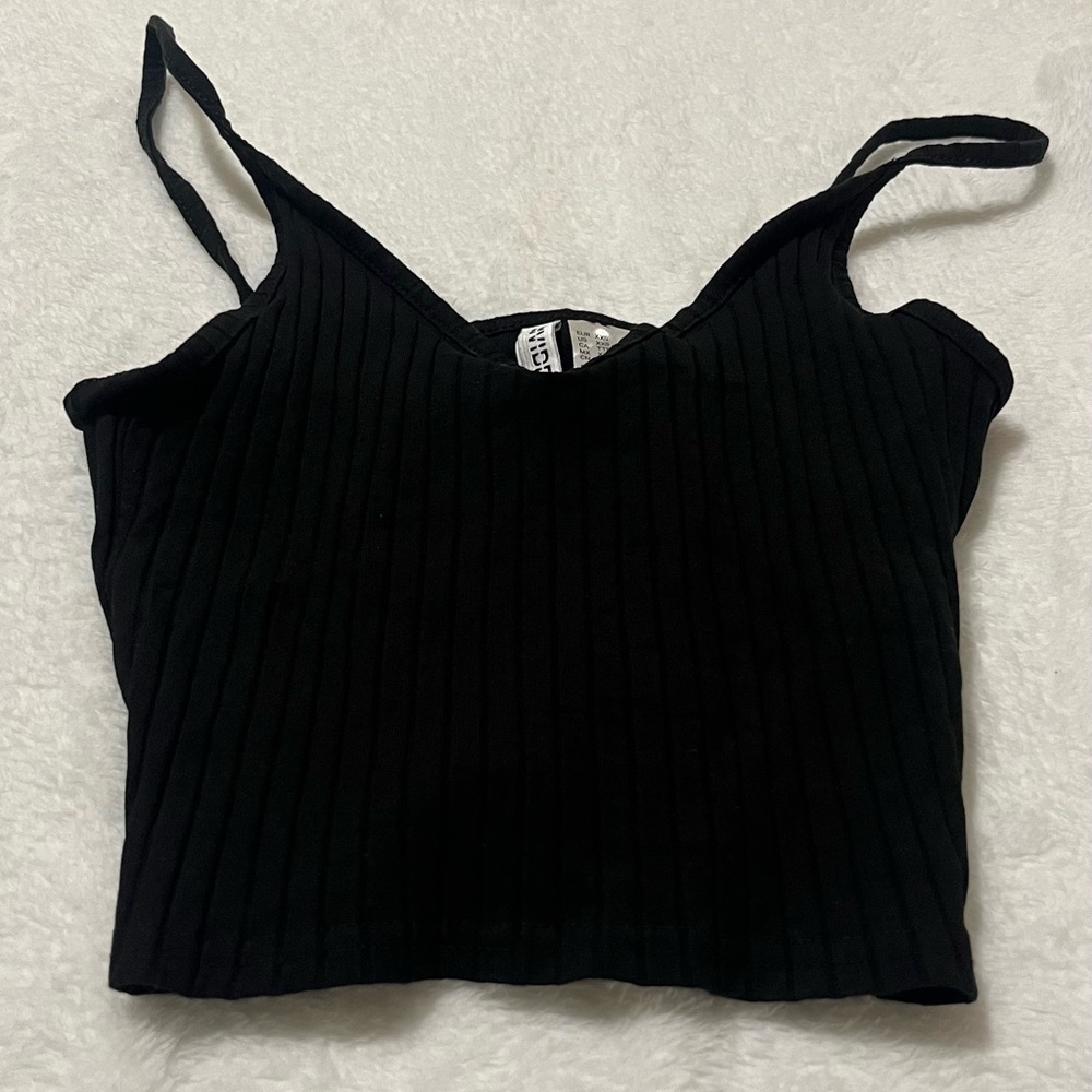 H&M cropped lounge top